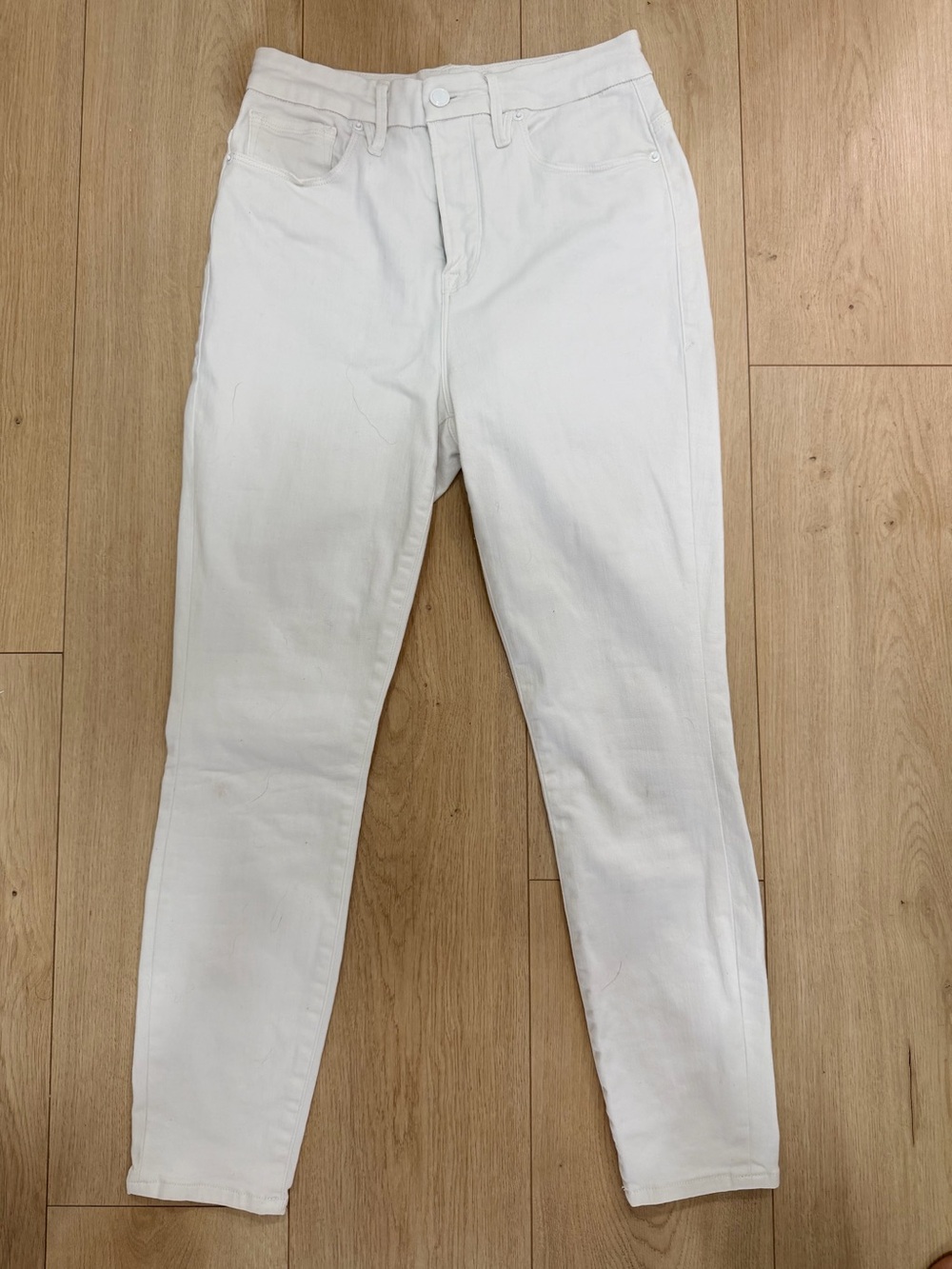 Good American White Jeans with Distressed Back Pockets